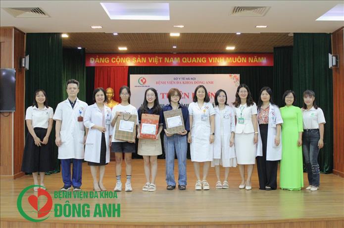 LỄ TUYÊN DƯƠNG, KHEN THƯỞNG CHO HỌC SINH CÓ THÀNH TÍCH XUẤT SẮC NĂM 2023 -2024