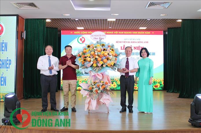 BỆNH VIỆN ĐA KHOA ĐÔNG ANH LONG TRỌNG TỔ CHỨC LỄ MÍT TINH KỶ NIỆM 61 NĂM THÀNH LẬP (15/10/1964 - 15/10/2025)