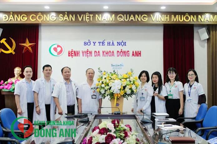 LÃNH ĐẠO BỆNH VIỆN TẶNG HOA CHÚC MỪNG NGÀY PHỤ NỮ VIỆT NAM 20/10