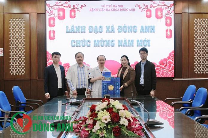 LÃNH ĐẠO XÃ ĐÔNG ANH THĂM HỎI, CHÚC TẾT BỆNH VIỆN ĐA KHOA ĐÔNG ANH