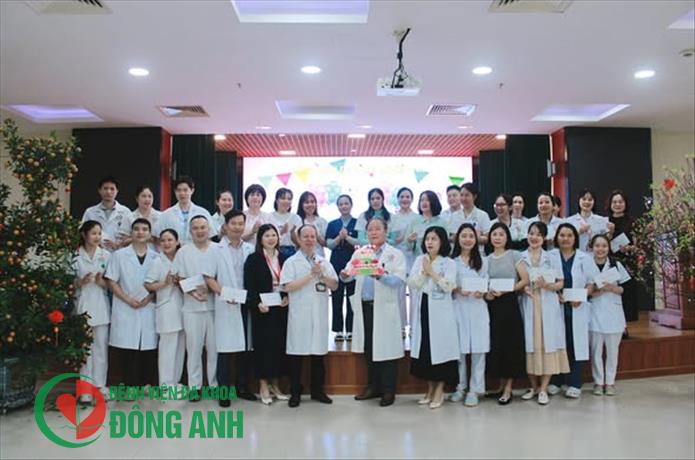 BỆNH VIỆN ĐA KHOA ĐÔNG ANH TỔ CHỨC CHÚC MỪNG SINH NHẬT THÁNG 2 CHO CÁN BỘ, NHÂN VIÊN