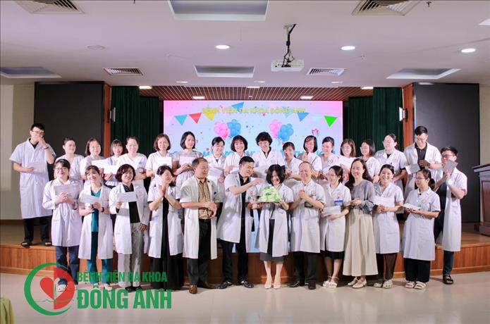 BỆNH VIỆN ĐA KHOA ĐÔNG ANH TỔ CHỨC SINH NHẬT THÁNG 4 CHO CÁN BỘ, NHÂN VIÊN